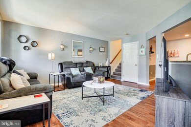 8314 Duck Hawk Way unit 8, Lorton, VA 22079 - photo 3