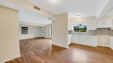 2909 Brackridge Blvd E, Jacksonville, FL 32216 - photo 7