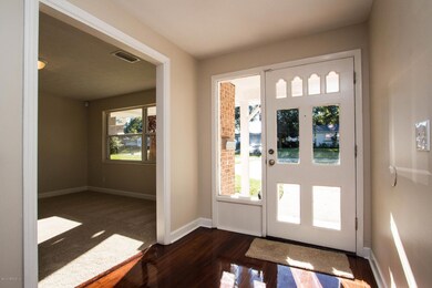 2437 Ormsby Cir E, Jacksonville, FL 32210 - photo 7