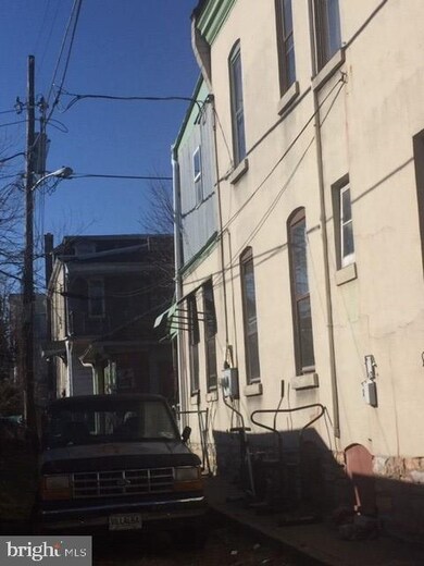 812 Pear St, Reading, PA 19601 - photo 5