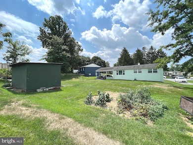 547 Oak St, Chambersburg, PA 17201 - photo 3