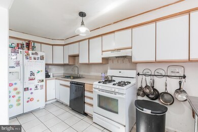 1058 Cedarwood Rd, Glenolden, PA 19036 - photo 6