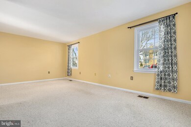 17830 Lochness Cir, Olney, MD 20832 - photo 5
