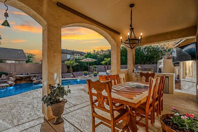 Outdoor Dining under Covered Patio