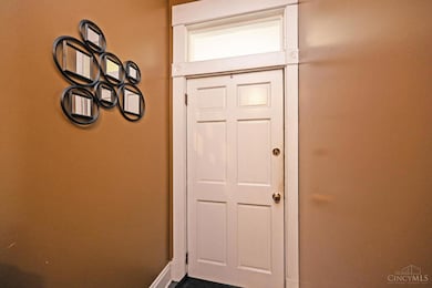 1520 William Howard Taft Rd, Cincinnati, OH 45206 - photo 2