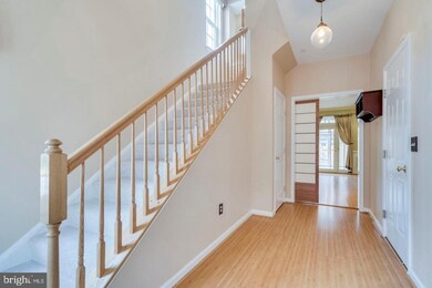 9143 Silvershadow Ct, Lorton, VA 22079 - photo 6