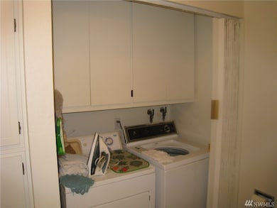 2005 Tibbetts Dr unit 303, Longview, WA 98632 - photo 2