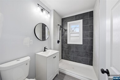 110 Montgomery Ave, Irvington, NJ 07111 - photo 4