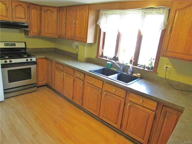 726 W Berwick St, Easton, PA 18042 - photo 7