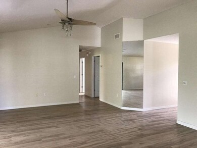 2017-11  Z - Great Room 7949