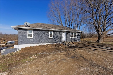 26104 E 273rd St, Harrisonville, MO 64701 - photo 5