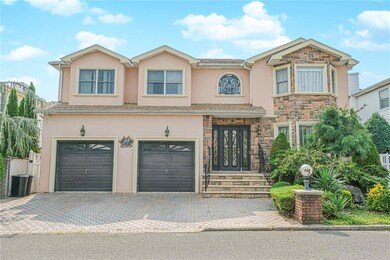 27 Honey Ln, Staten Island, NY 10307 - photo 2