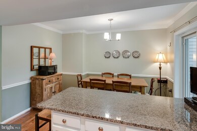 9589 Lindenbrook St, Fairfax, VA 22031 - photo 7