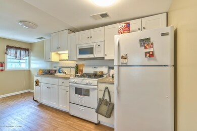 1509 NW Central Ave Seaside-large-004-Ki