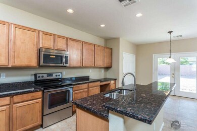 Kitchen breakfast bar