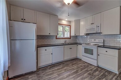 LOVE LOVE LOVE THIS NEW KITCHEN! BRIGHT AND WHITE!