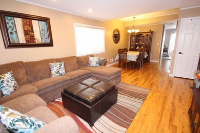 15 Simmons Ln, Staten Island, NY 10314 - photo 3