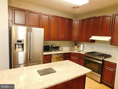 6806 Riverfront Dr unit 6806, Palmyra, NJ 08065 - photo 2