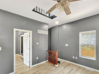 2413 SE 8th St, Des Moines, IA 50315 - photo 6