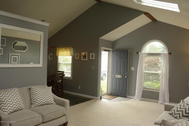 8510 Roseborough Rd, Louisville, KY 40228 - photo 2