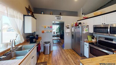 1324 S 6th St, Independence, OR 97351 - photo 5