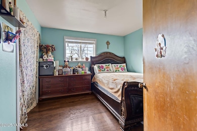 112 & 118 W Moxee Ave, Moxee, WA 98936 - photo 5