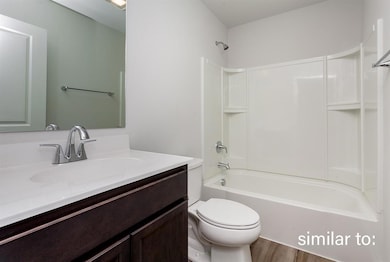 4375 E 44th St, Des Moines, IA 50317 - photo 5