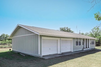 12750 Cr 129 unit Brownwood TX 76801, Grosvenor, TX 76801 - photo 5