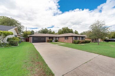 2325 Shady Grove Dr, Bedford, TX 76021 - photo 6