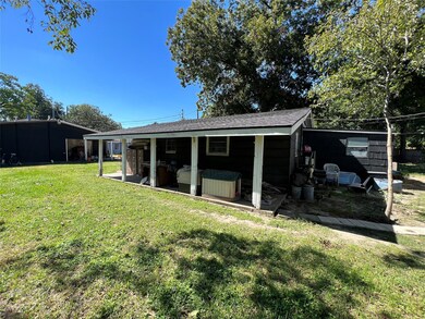 65 Veenstra St, Houston, TX 77022 - photo 7