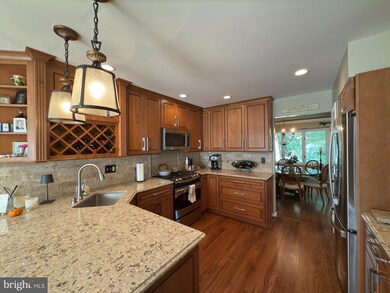 1319 Wedgewood Manor Way, Reston, VA 20194 - photo 6