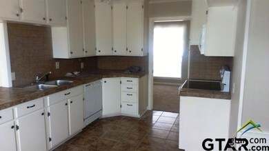 3320 Lynwood Dr, Tyler, TX 75701 - photo 5