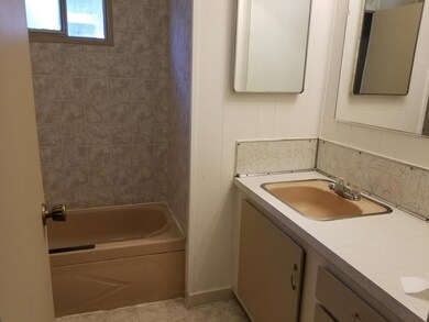 1212 Owens St, Klamath Falls, OR 97601 - photo 7