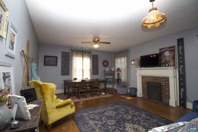 325 Chestnut Ave unit C, Waynesboro, VA 22980 - photo 3