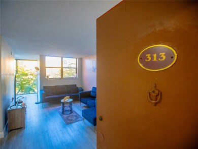 9400 W Flagler St unit 313, Miami, FL 33174 - photo 3
