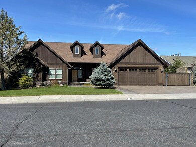 3197 SW Cascade Vista Dr, Redmond, OR 97756 - photo 2