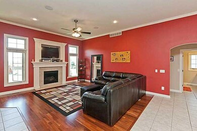 2806 Emma Ave, Des Moines, IA 50321 - photo 4