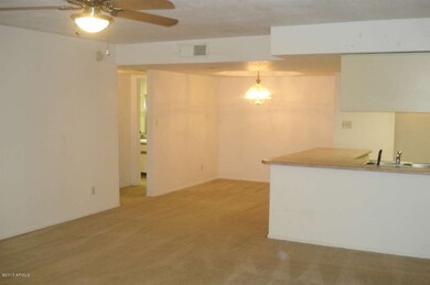 2855 kitchen dining2