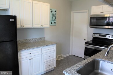 227 Beechwood Rd, Brookhaven, PA 19015 - photo 4