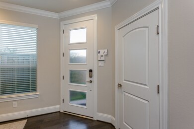 8402 Oak Leaf Point Dr, Houston, TX 77055 - photo 7