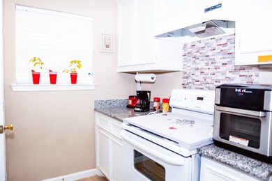 7605 Dyer St, Houston, TX 77088 - photo 7