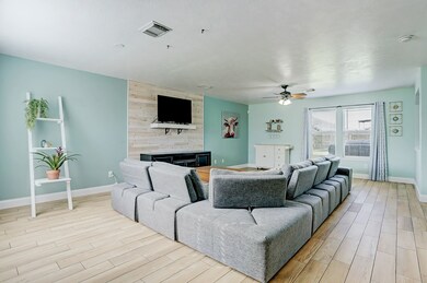 5403 Mckinley Ct, Pearland, TX 77584 - photo 4