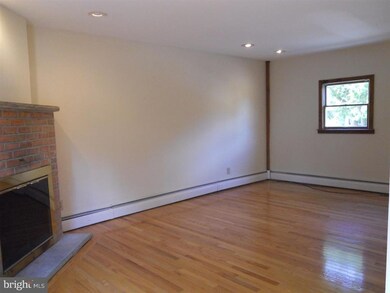 114 Bloomingdale Ave unit REAR, Wayne, PA 19087 - photo 4