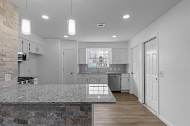 Kitchen with bar