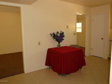 EAT IN AREA OF KITCHEN