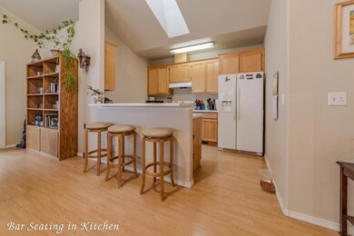 563 Mountain View Dr, Central Point, OR 97502 - photo 3