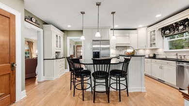 577 S Hawthorne Ave, Elmhurst, IL 60126 - photo 7