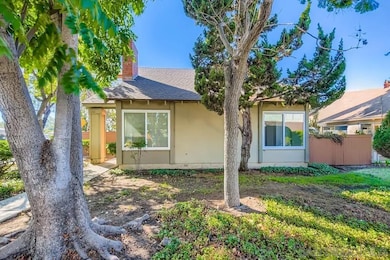 10617 Escobar Dr unit 4, San Diego, CA 92124 - photo 2