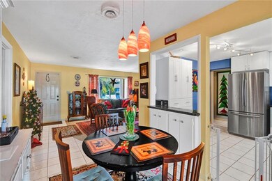 dining area/living room/entry
