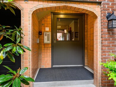 701 NE 28th Ave unit 27, Portland, OR 97232 - photo 2